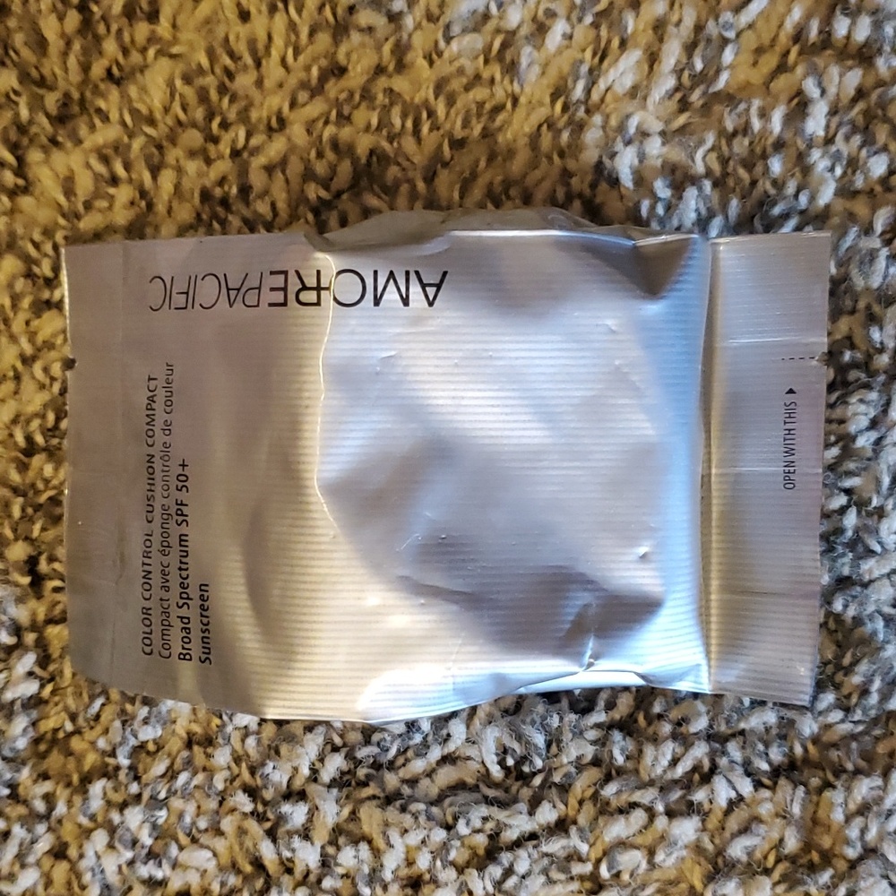 AmorePacific color control cushion compact spf 50 color 104 refill